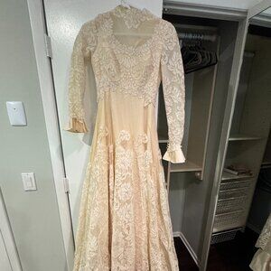 Vintage Lace wedding Gown